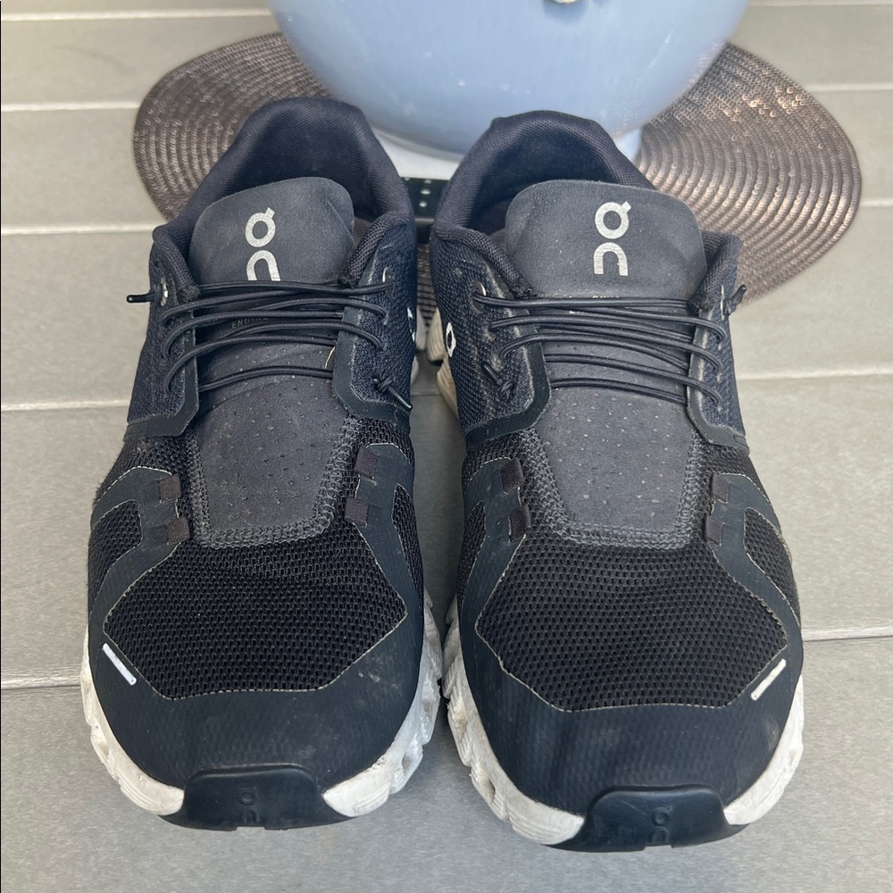 On Cloud 6 Running Black and White Athletic Shoes